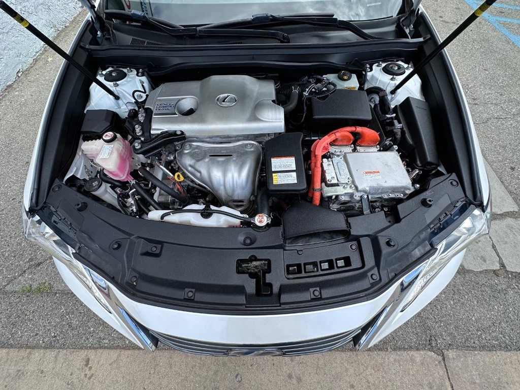 Lexus ES Vehicle Full-screen Gallery Image 31