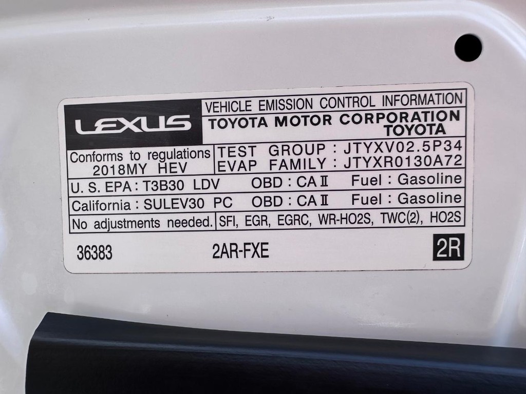 Lexus ES Vehicle Full-screen Gallery Image 32