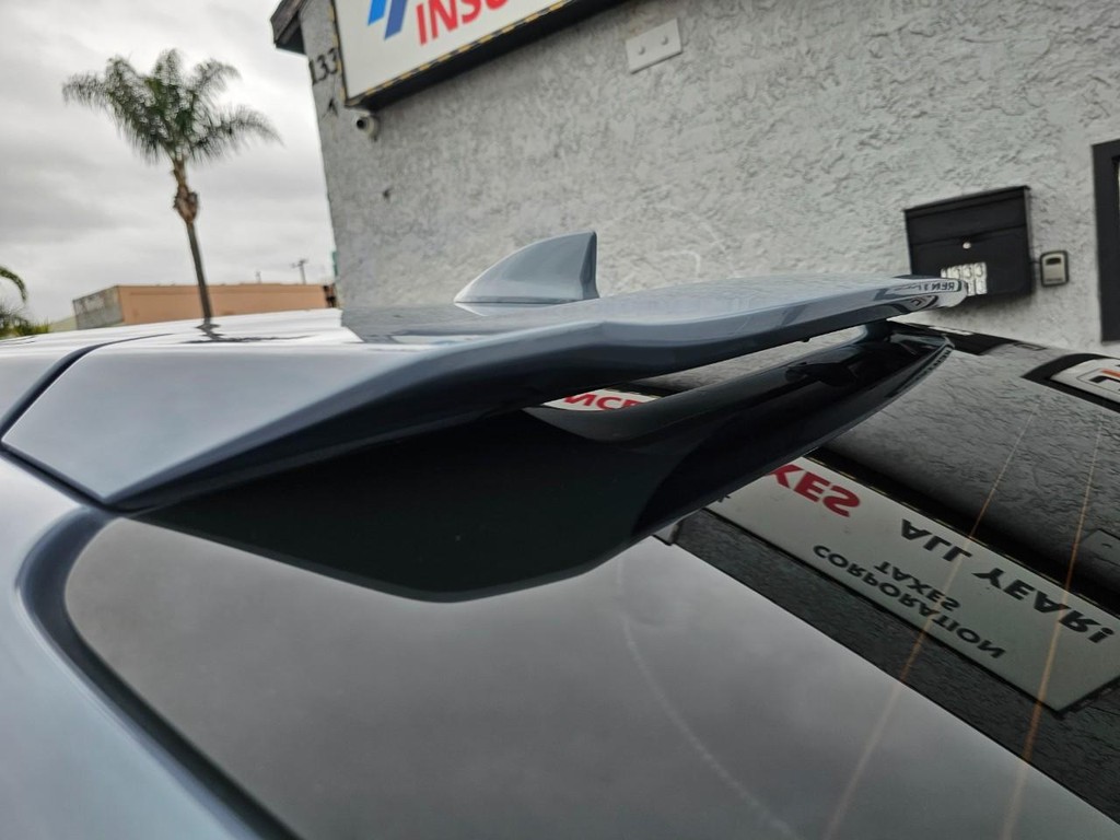 Honda Civic Hatchback Vehicle Full-screen Gallery Image 13