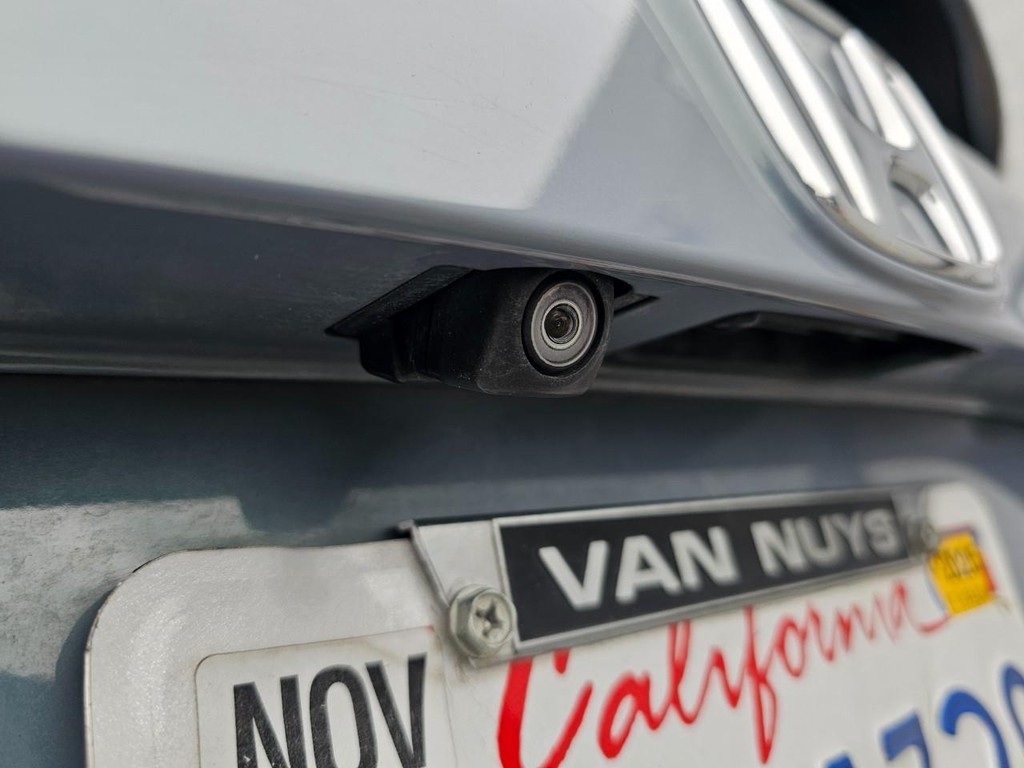 Honda Civic Hatchback Vehicle Full-screen Gallery Image 14