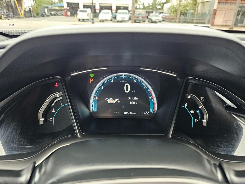 Honda Civic Hatchback Vehicle Full-screen Gallery Image 21