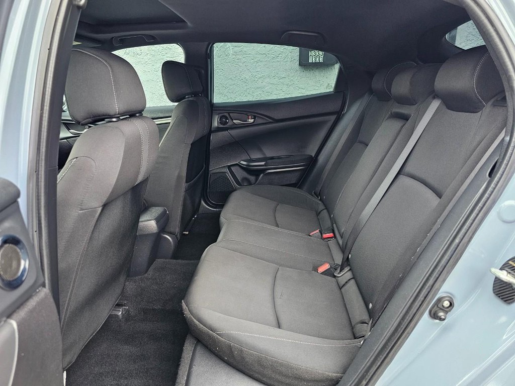 Honda Civic Hatchback Vehicle Full-screen Gallery Image 23