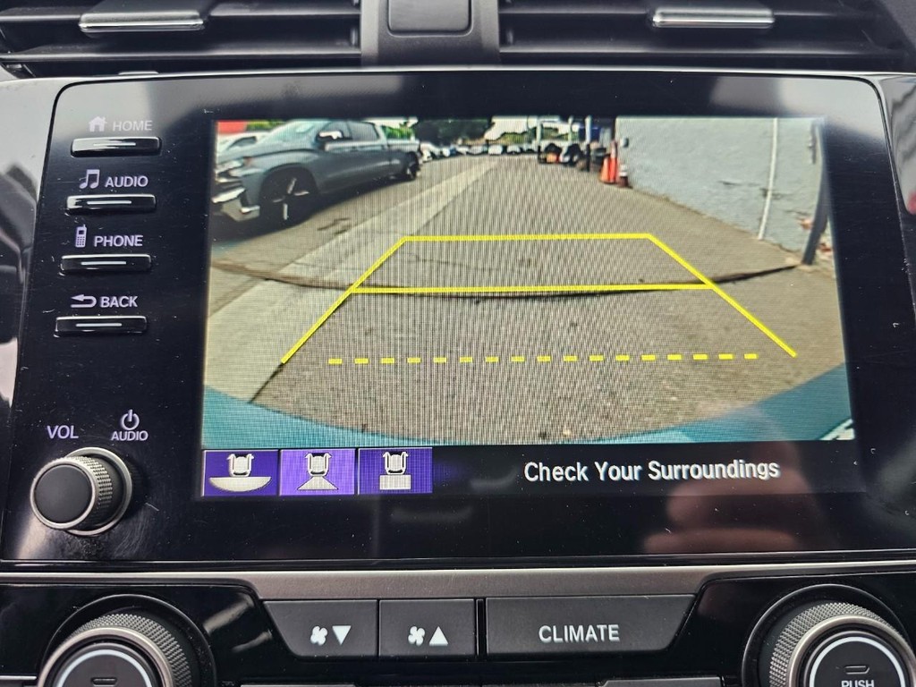 Honda Civic Hatchback Vehicle Full-screen Gallery Image 32