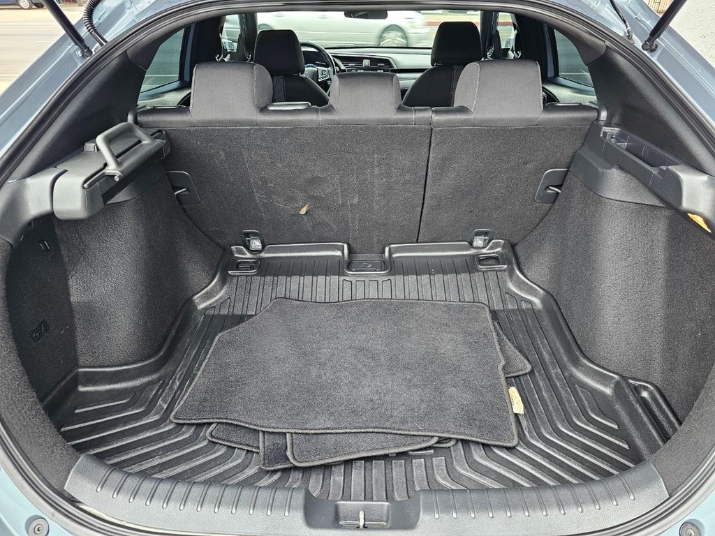 Honda Civic Hatchback Vehicle Full-screen Gallery Image 34