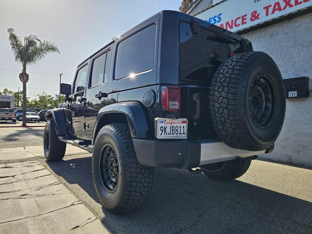 Jeep Wrangler Unlimited Vehicle Full-screen Gallery Image 4