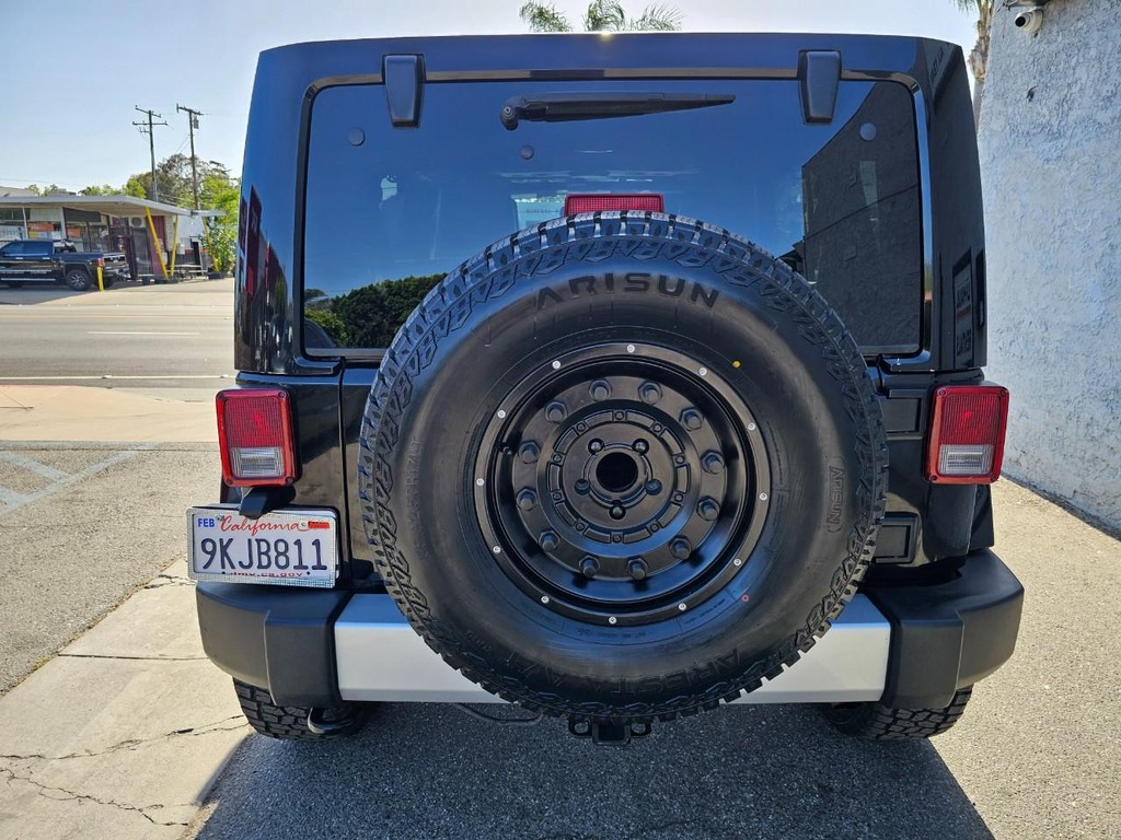 Jeep Wrangler Unlimited Vehicle Full-screen Gallery Image 5