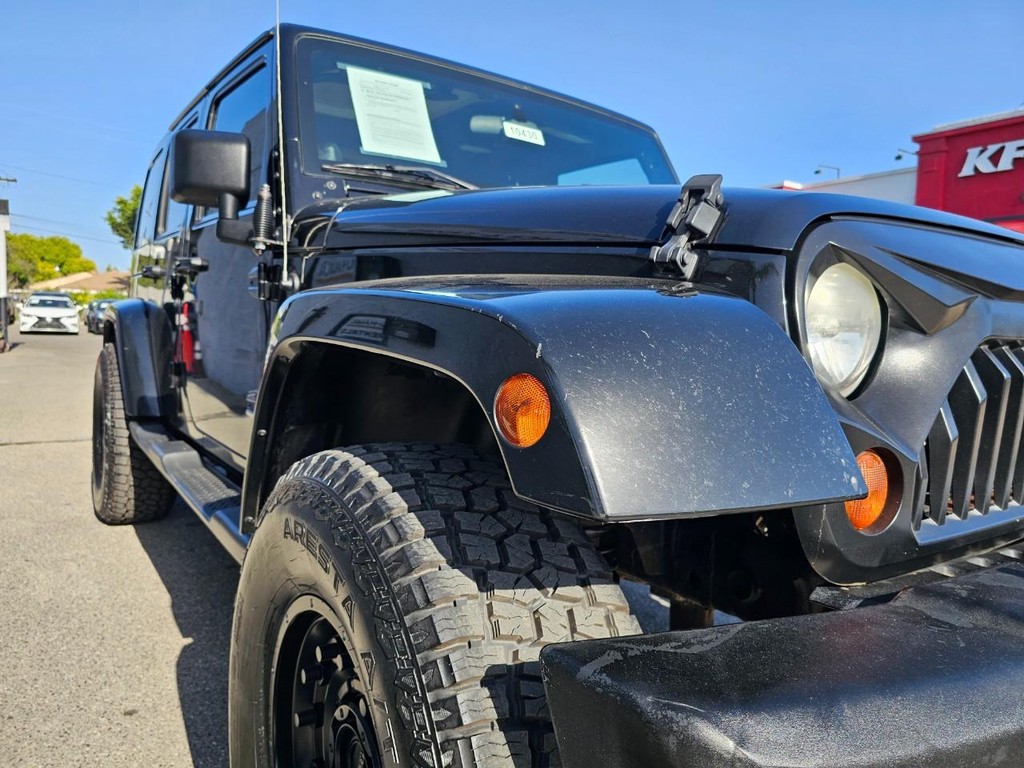 Jeep Wrangler Unlimited Vehicle Full-screen Gallery Image 9