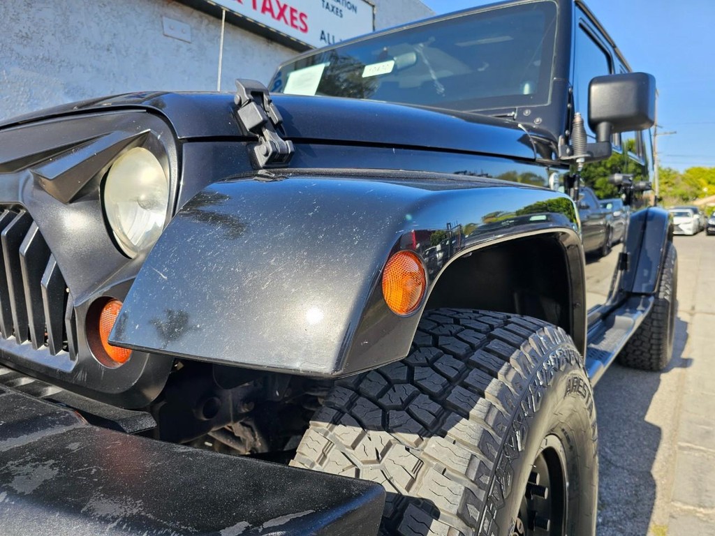 Jeep Wrangler Unlimited Vehicle Full-screen Gallery Image 10