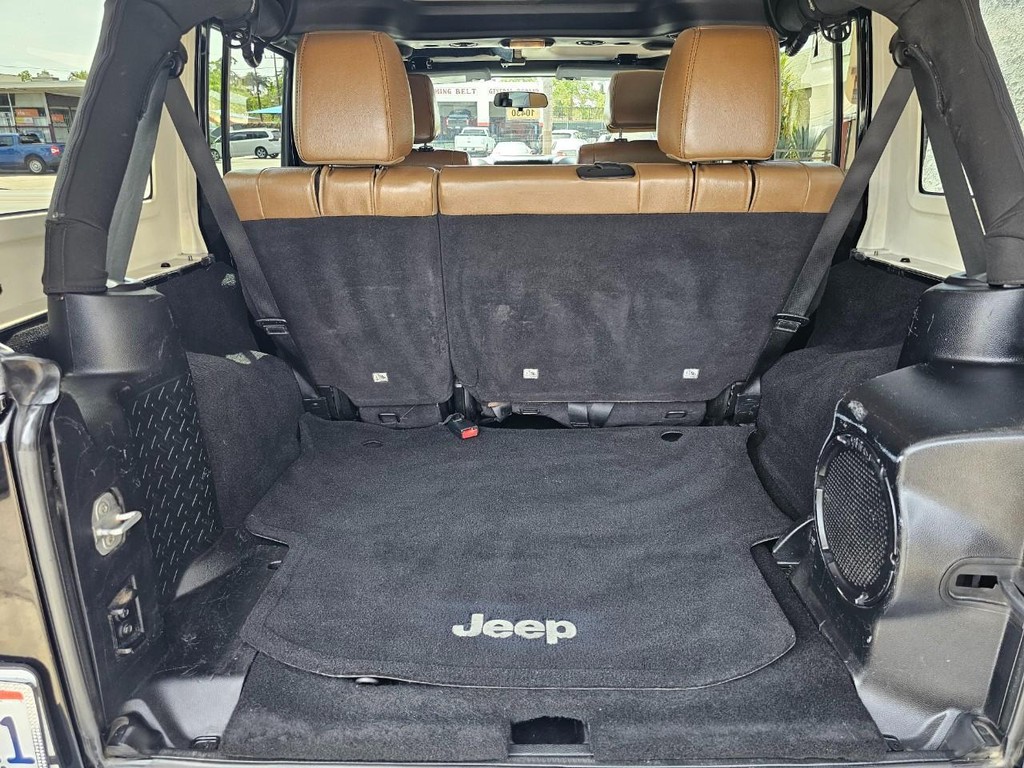 Jeep Wrangler Unlimited Vehicle Full-screen Gallery Image 30