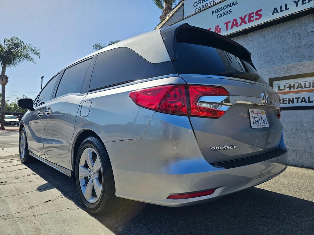 Honda Odyssey Vehicle Full-screen Gallery Image 4