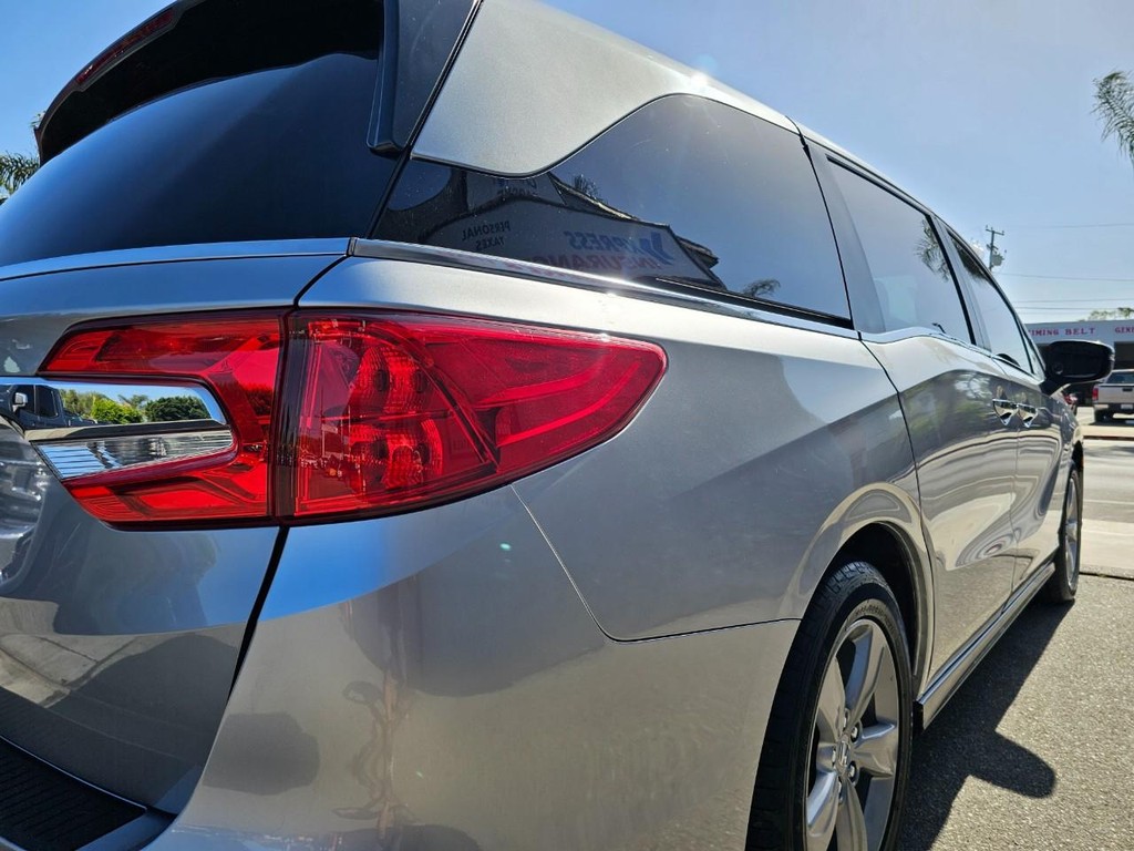 Honda Odyssey Vehicle Full-screen Gallery Image 12
