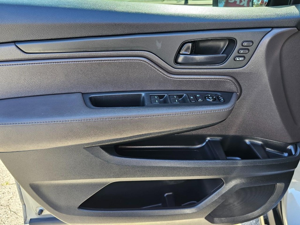 Honda Odyssey Vehicle Full-screen Gallery Image 15