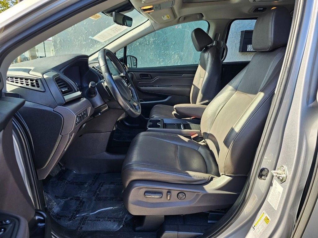 Honda Odyssey Vehicle Full-screen Gallery Image 16