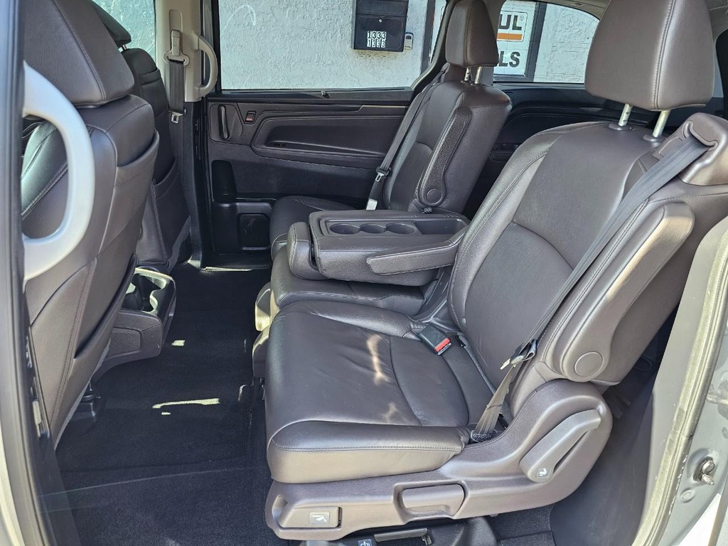 Honda Odyssey Vehicle Full-screen Gallery Image 20