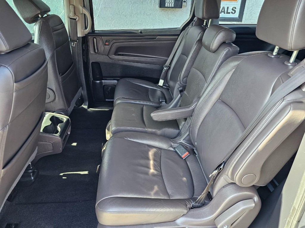 Honda Odyssey Vehicle Full-screen Gallery Image 21