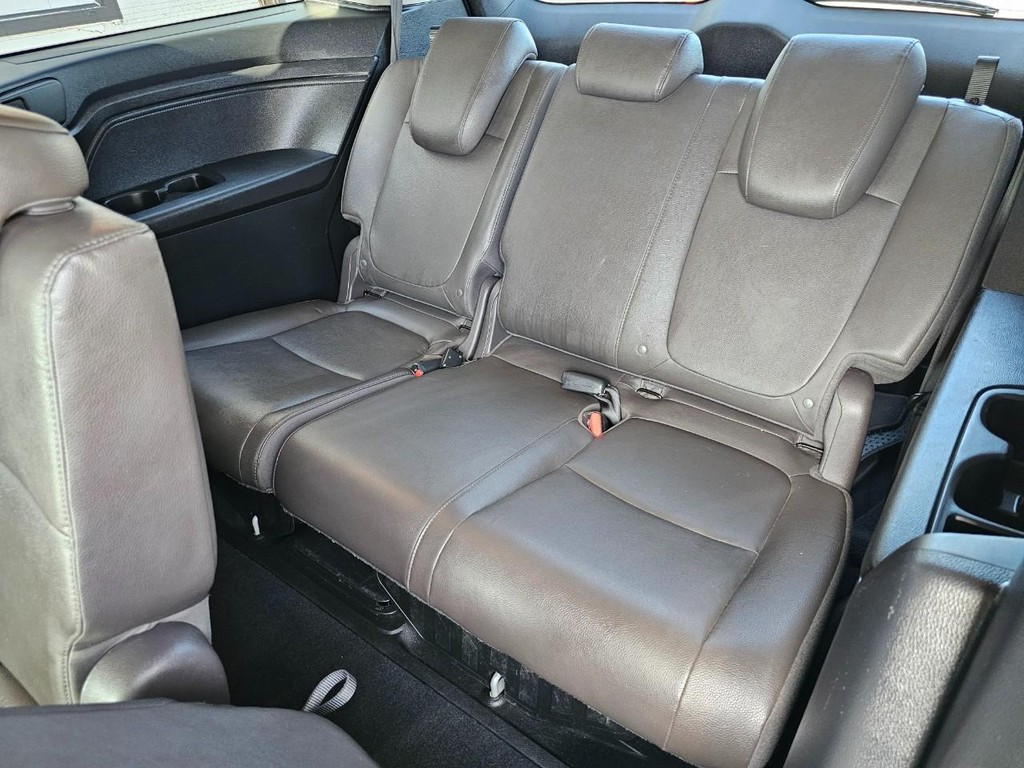Honda Odyssey Vehicle Full-screen Gallery Image 22
