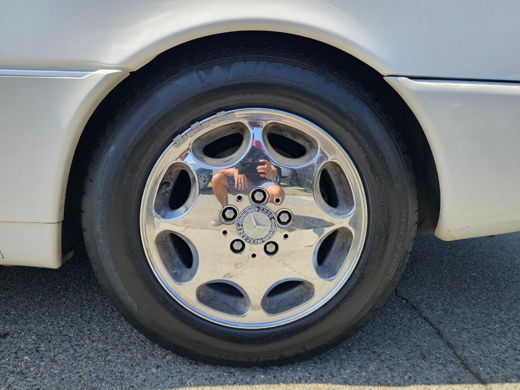 Mercedes-Benz S 500 Vehicle Full-screen Gallery Image 15