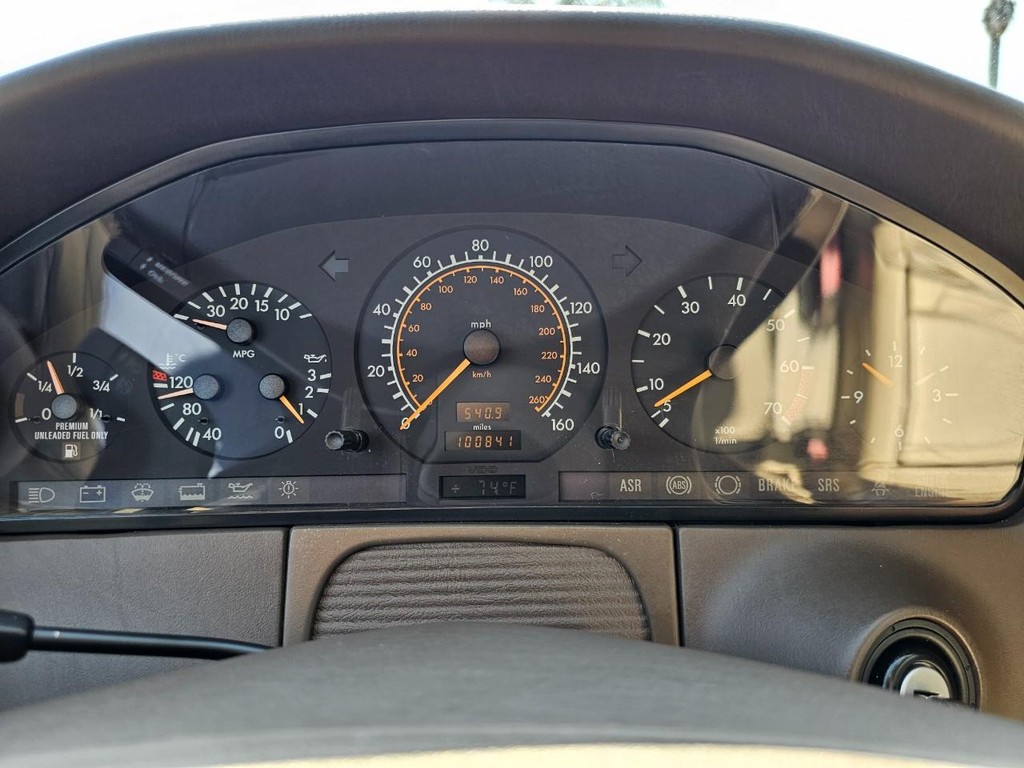 Mercedes-Benz S 500 Vehicle Full-screen Gallery Image 20