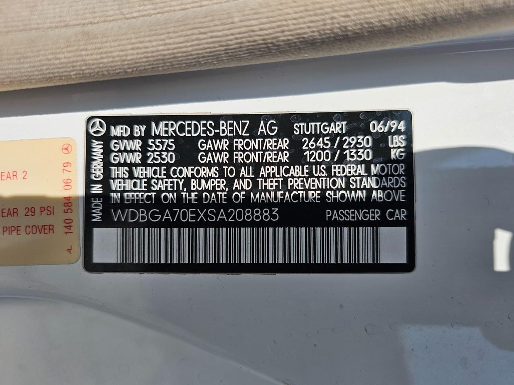 Mercedes-Benz S 500 Vehicle Full-screen Gallery Image 35