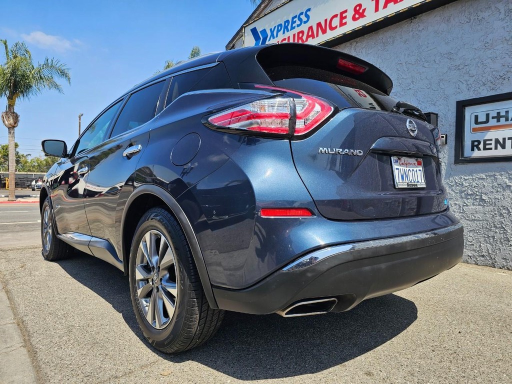 Nissan Murano Vehicle Full-screen Gallery Image 4