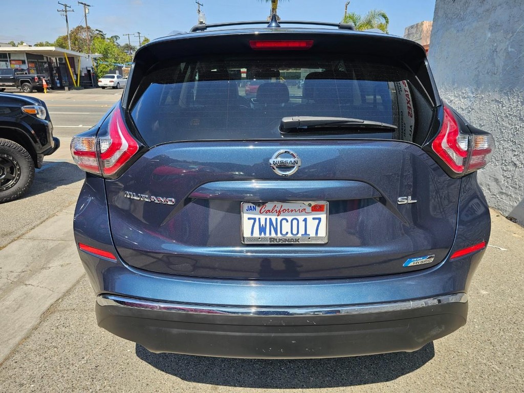 Nissan Murano Vehicle Full-screen Gallery Image 5