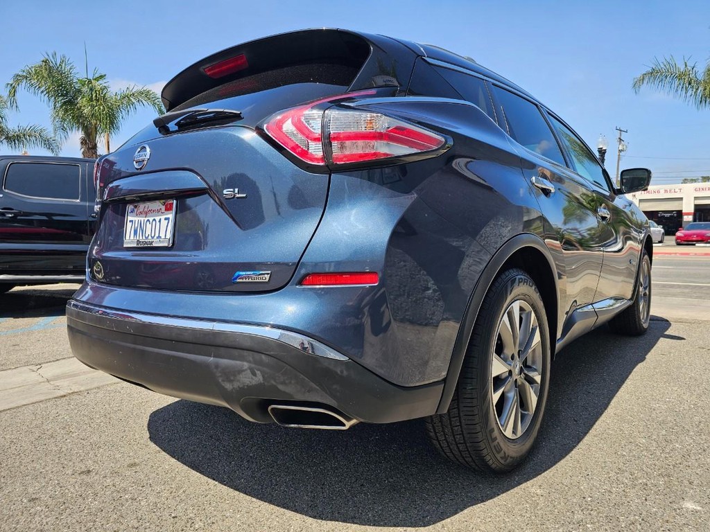 Nissan Murano Vehicle Full-screen Gallery Image 6