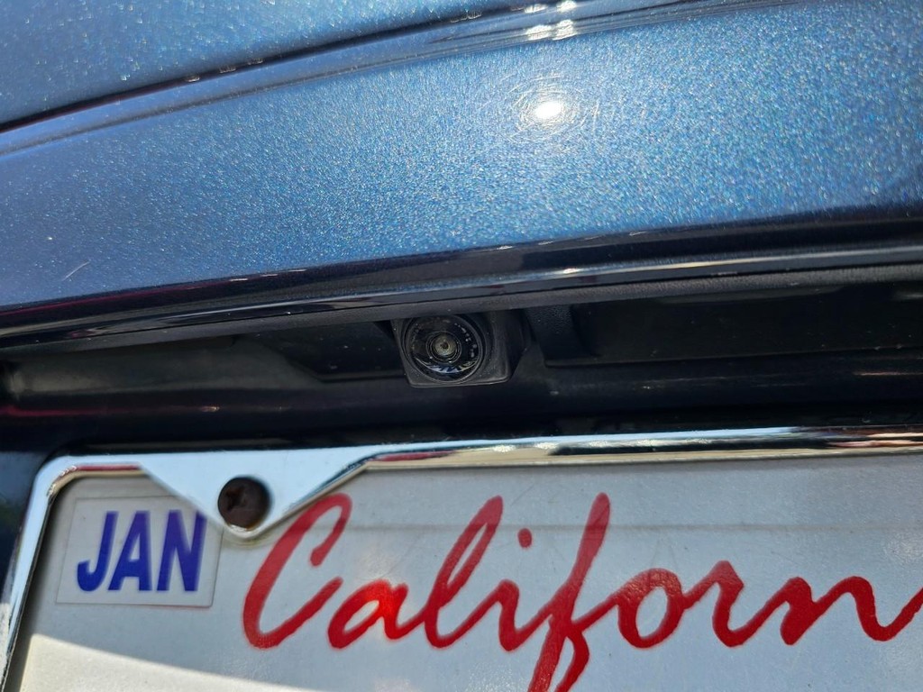 Nissan Murano Vehicle Full-screen Gallery Image 15