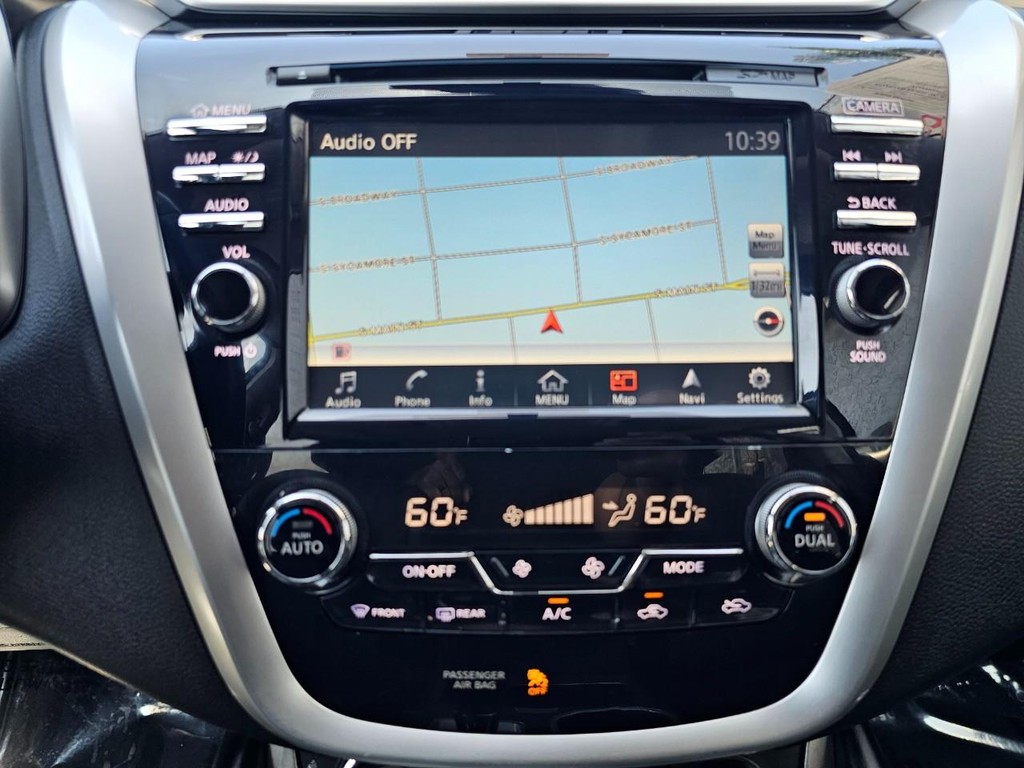 Nissan Murano Vehicle Full-screen Gallery Image 31