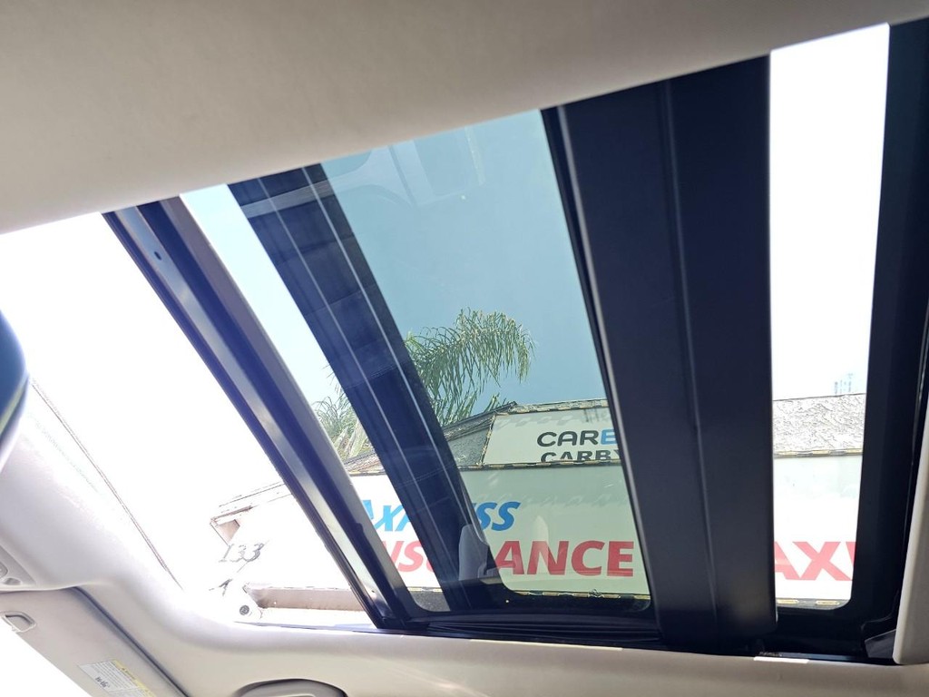 Nissan Murano Vehicle Full-screen Gallery Image 34