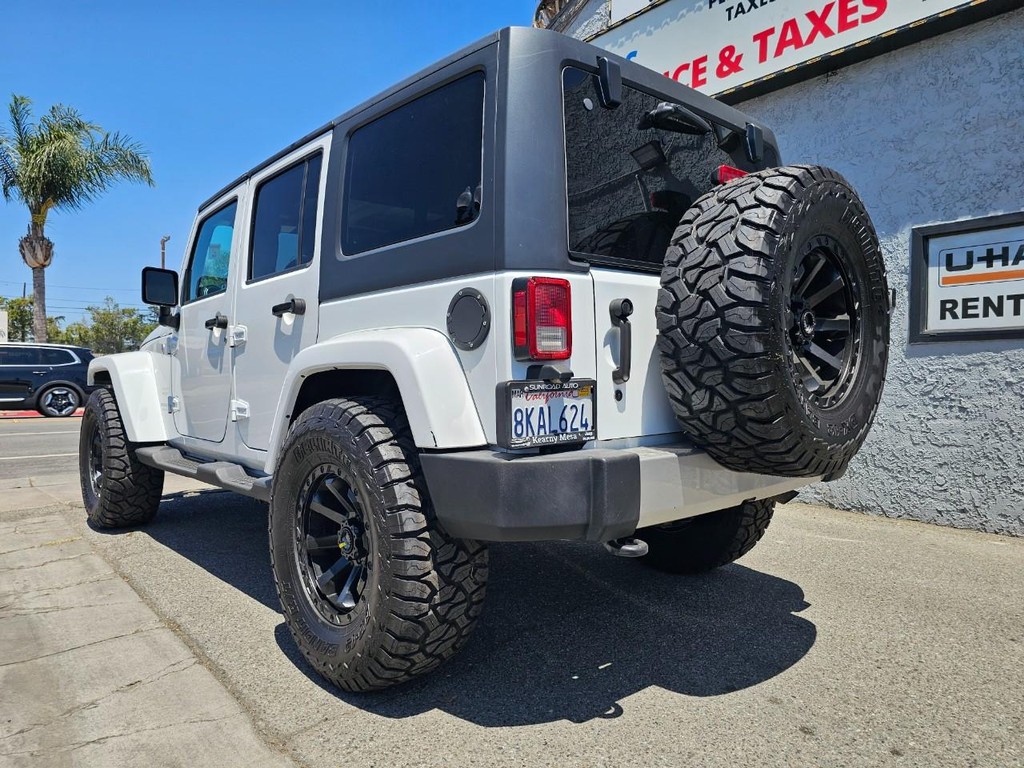 Jeep Wrangler Unlimited Vehicle Full-screen Gallery Image 4