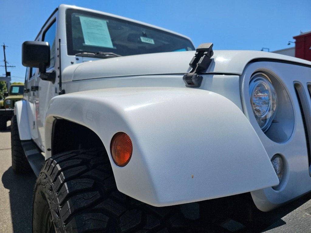 Jeep Wrangler Unlimited Vehicle Full-screen Gallery Image 9