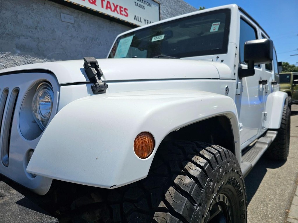 Jeep Wrangler Unlimited Vehicle Full-screen Gallery Image 10