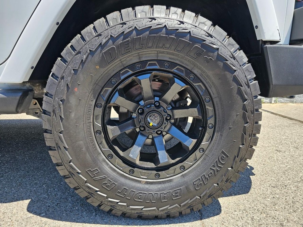 Jeep Wrangler Unlimited Vehicle Full-screen Gallery Image 16