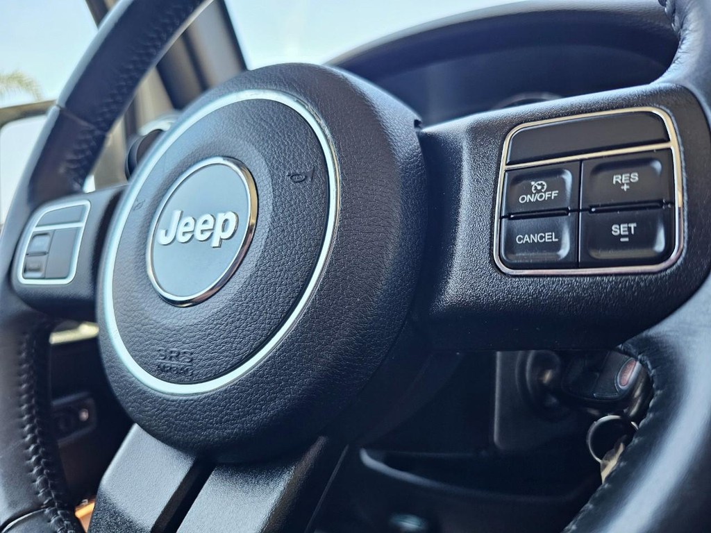 Jeep Wrangler Unlimited Vehicle Full-screen Gallery Image 22