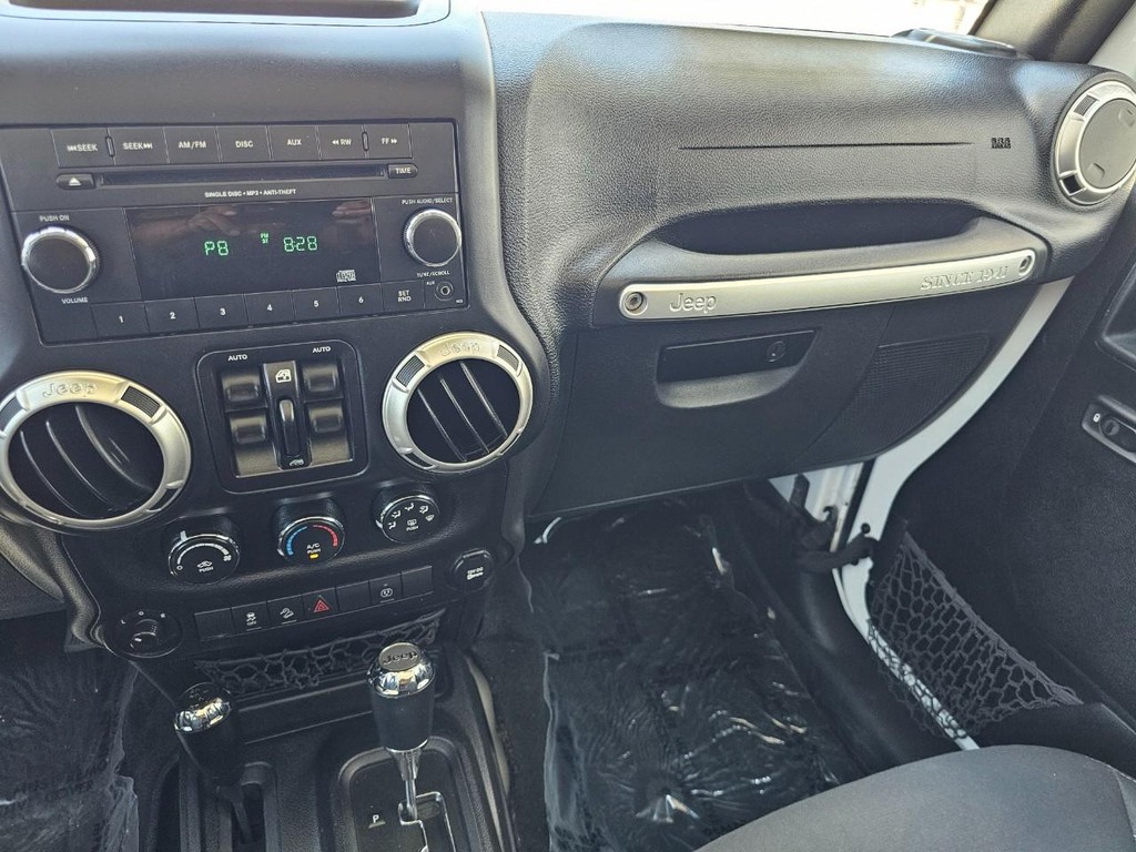 Jeep Wrangler Unlimited Vehicle Full-screen Gallery Image 29