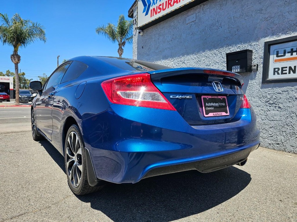 Honda Civic Coupe Vehicle Full-screen Gallery Image 4