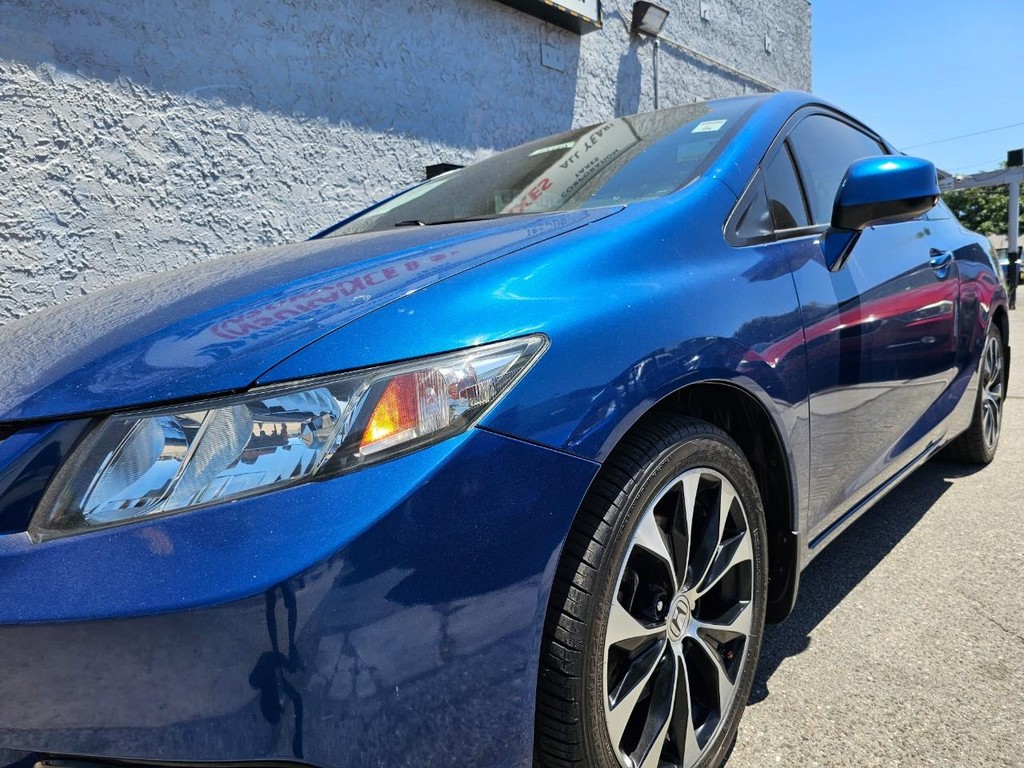 Honda Civic Coupe Vehicle Full-screen Gallery Image 10