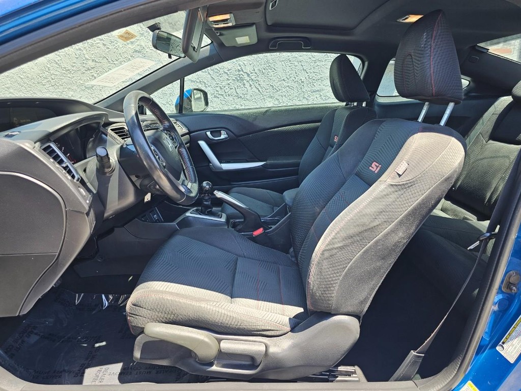 Honda Civic Coupe Vehicle Full-screen Gallery Image 18