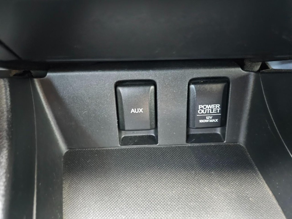 Honda Civic Coupe Vehicle Full-screen Gallery Image 23