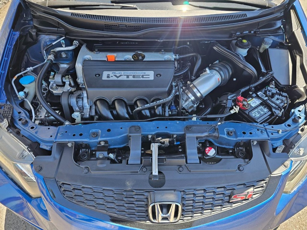 Honda Civic Coupe Vehicle Full-screen Gallery Image 30