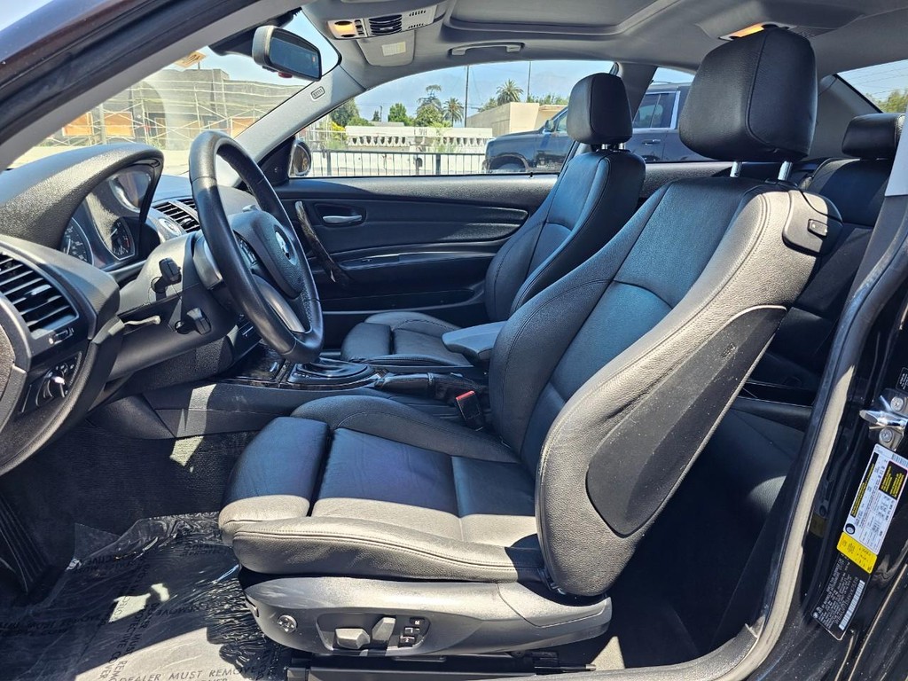 BMW 1 Series Vehicle Full-screen Gallery Image 16