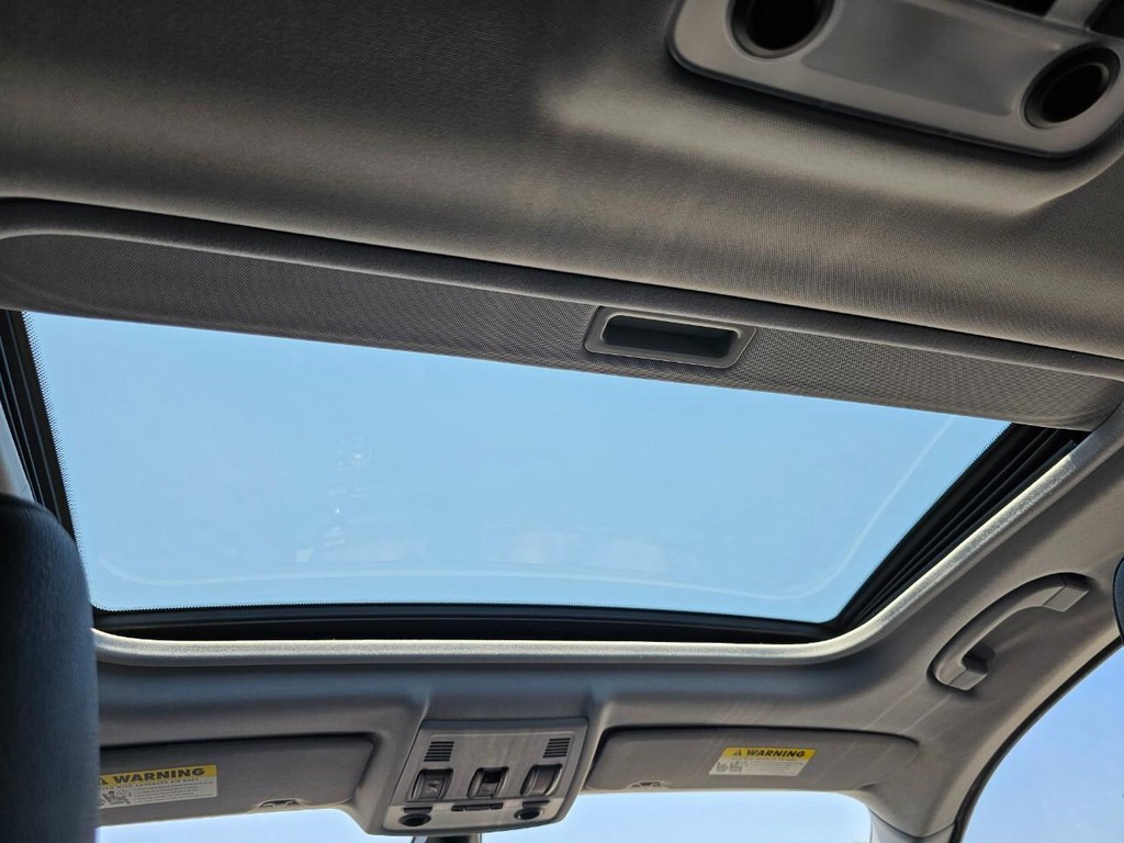 BMW 1 Series Vehicle Full-screen Gallery Image 29