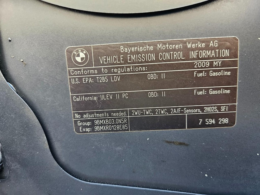 BMW 1 Series Vehicle Full-screen Gallery Image 35