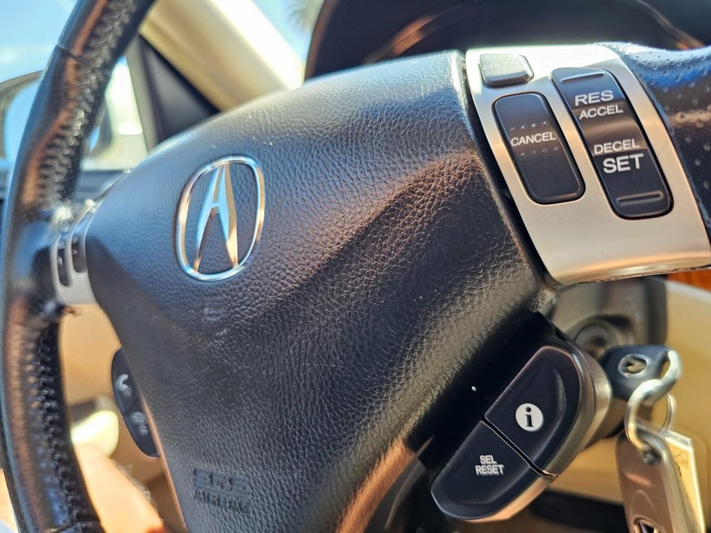 Acura TSX w/Navi Vehicle Full-screen Gallery Image 22