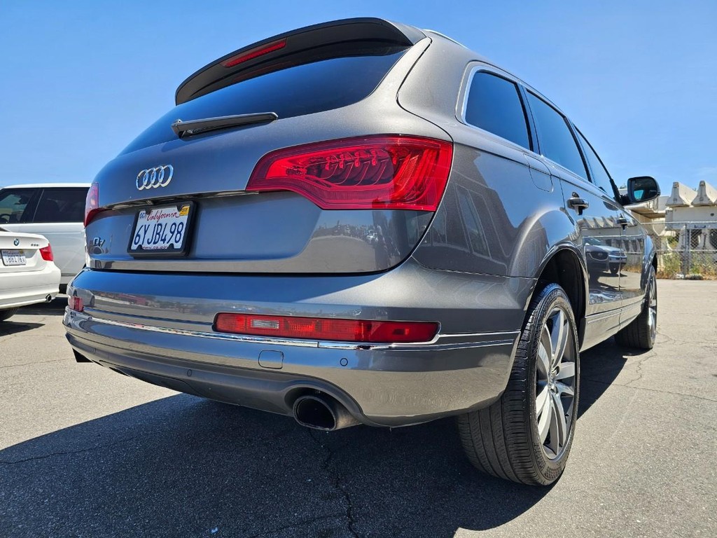 Audi Q7 Vehicle Full-screen Gallery Image 6