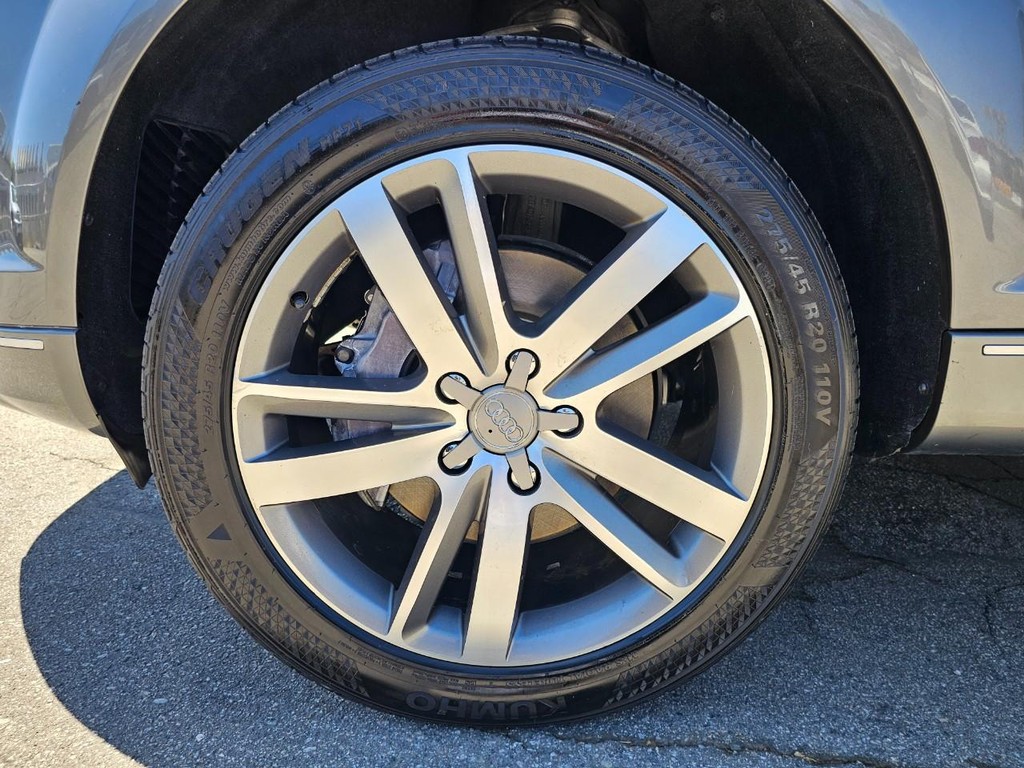 Audi Q7 Vehicle Full-screen Gallery Image 26