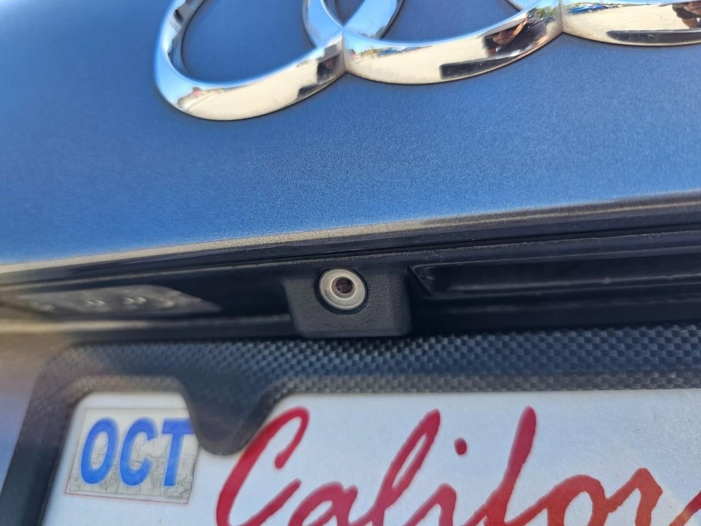 Audi Q7 Vehicle Full-screen Gallery Image 27