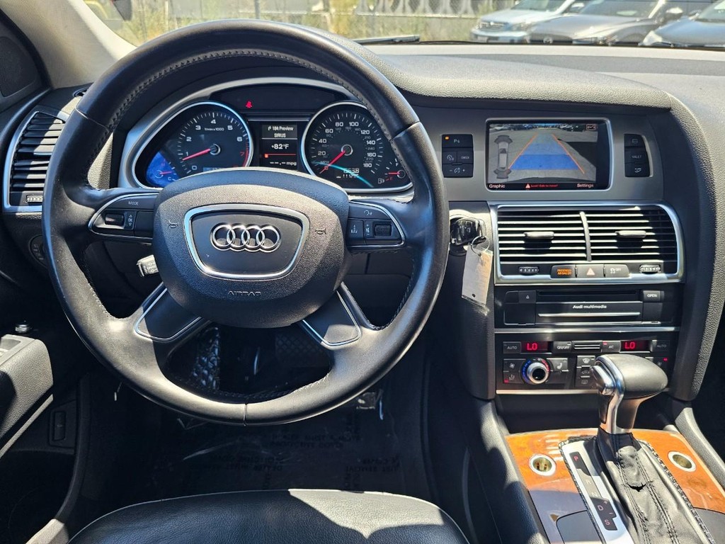 Audi Q7 Vehicle Full-screen Gallery Image 31