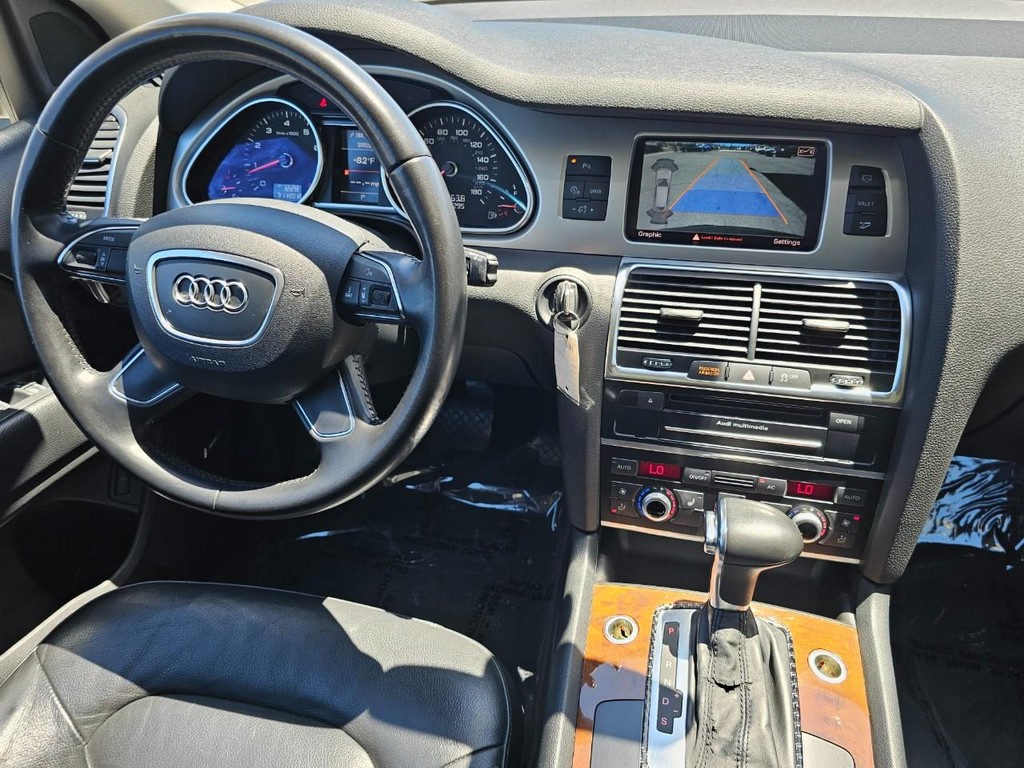 Audi Q7 Vehicle Full-screen Gallery Image 33