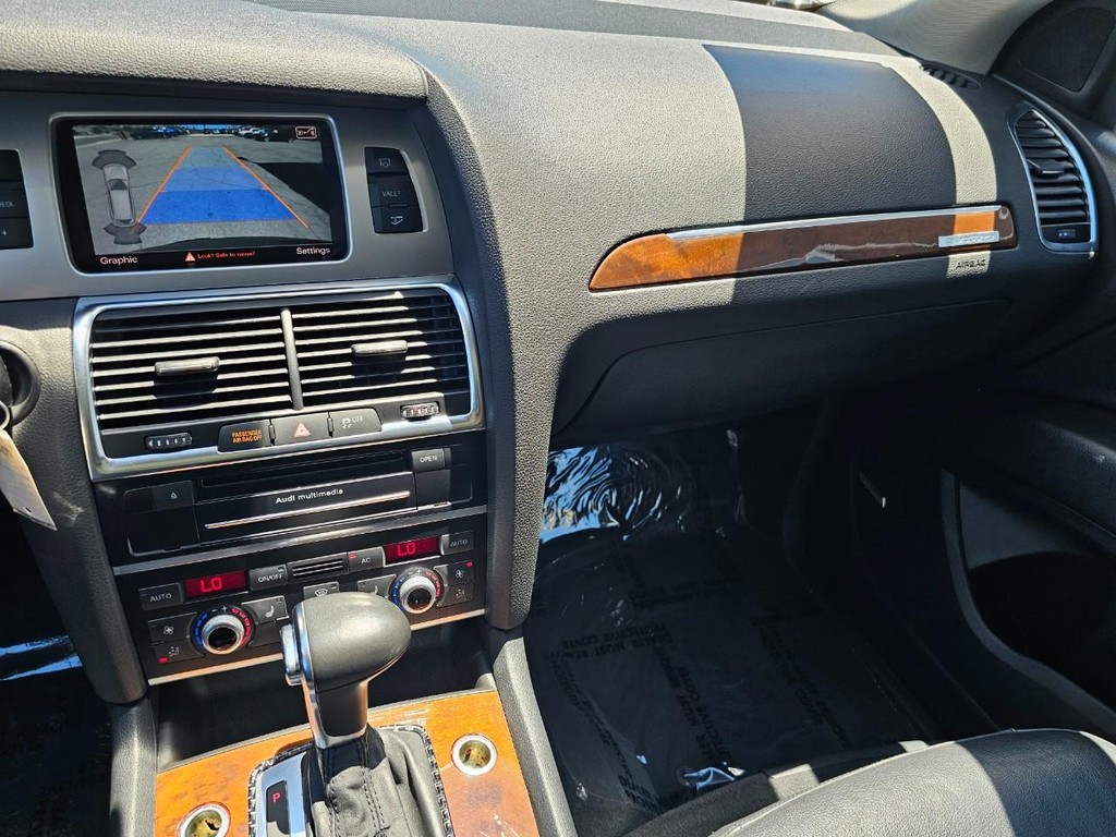 Audi Q7 Vehicle Full-screen Gallery Image 34